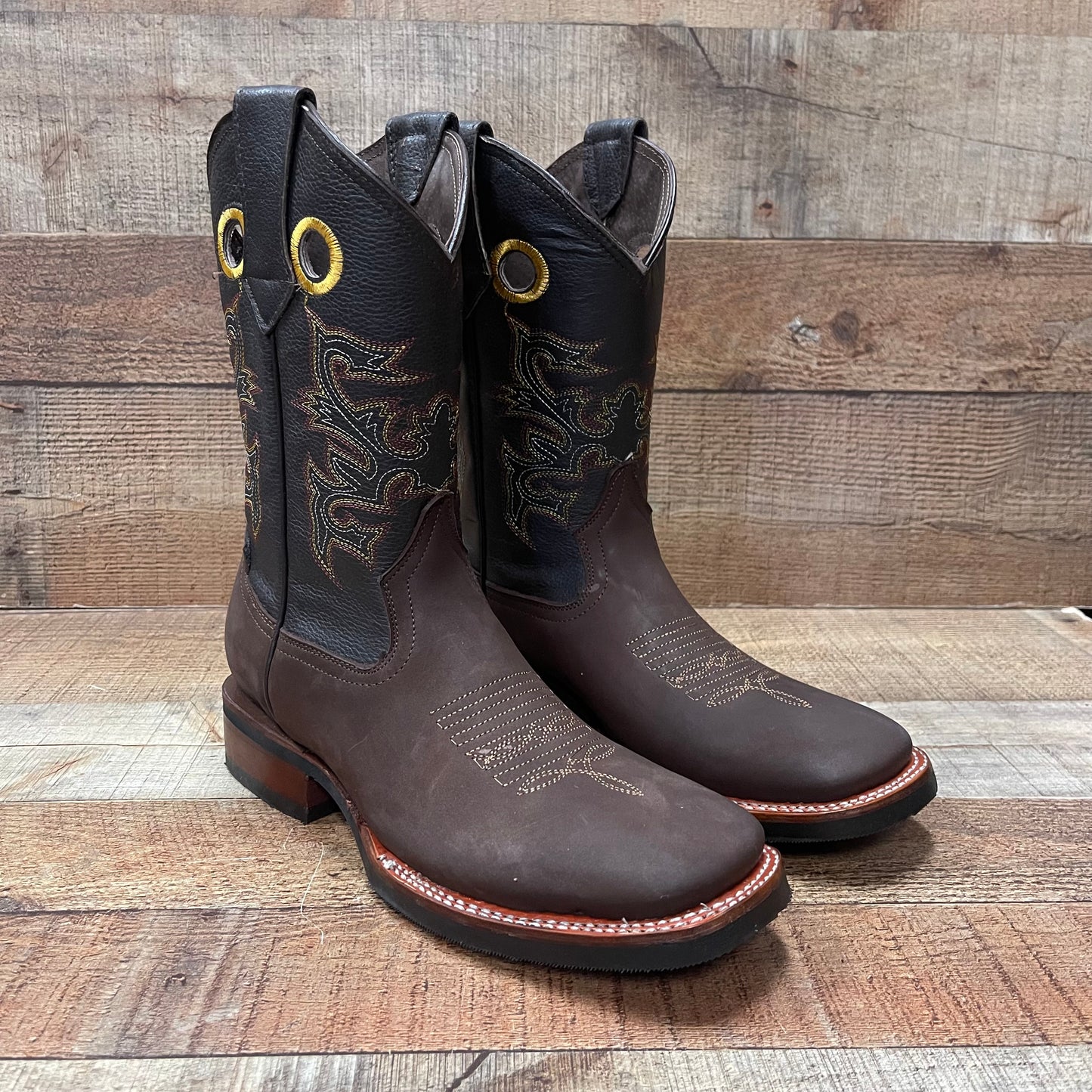 Botas de vaquero de rodeo con punta cuadrada para hombre, precio estimado 900, Bota Punta Bulldog