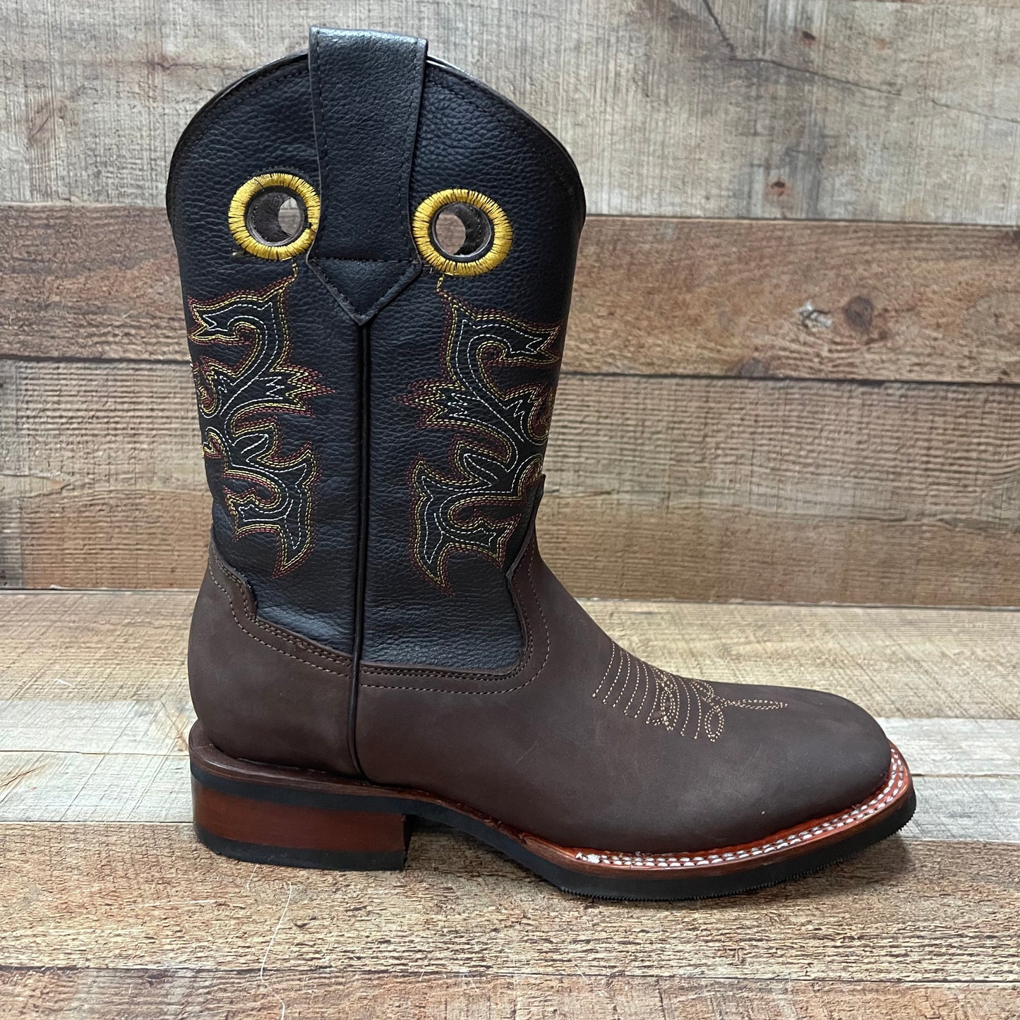 Botas de vaquero de rodeo con punta cuadrada para hombre, precio estimado 900, Bota Punta Bulldog