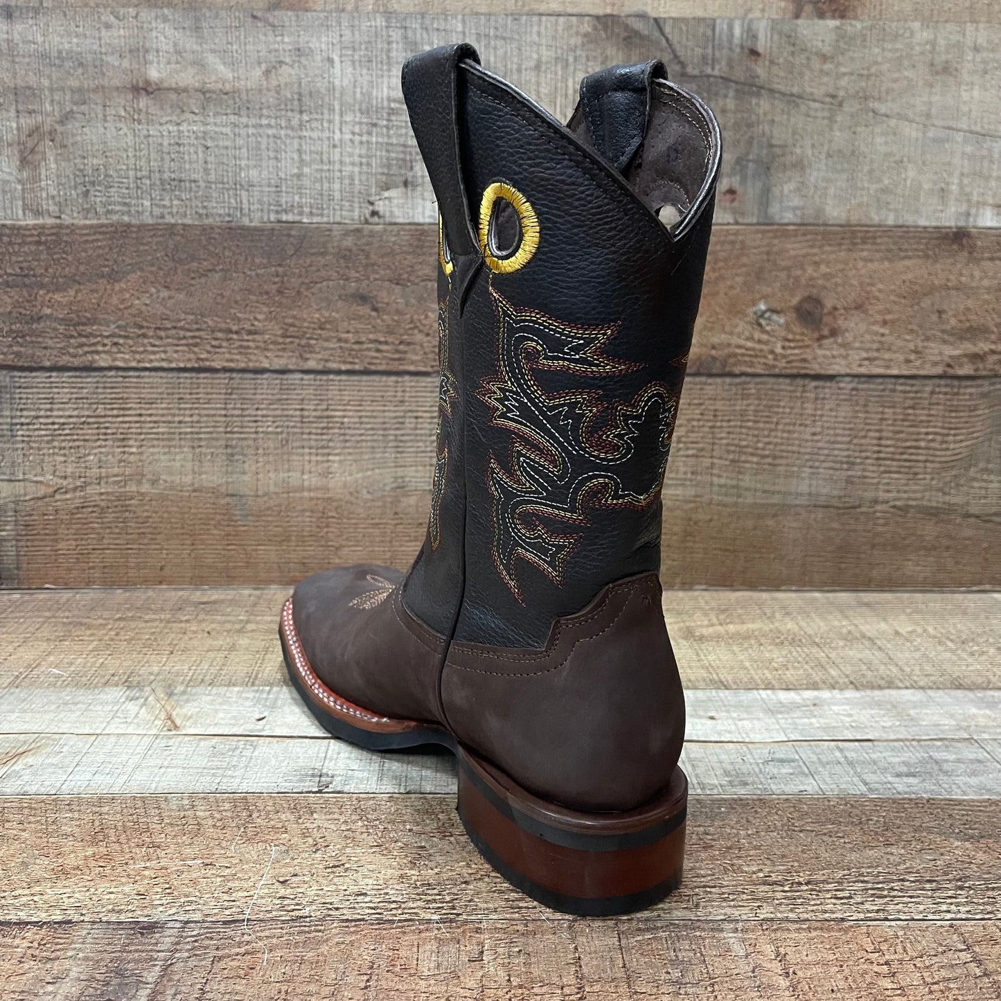 Botas de vaquero de rodeo con punta cuadrada para hombre, precio estimado 900, Bota Punta Bulldog