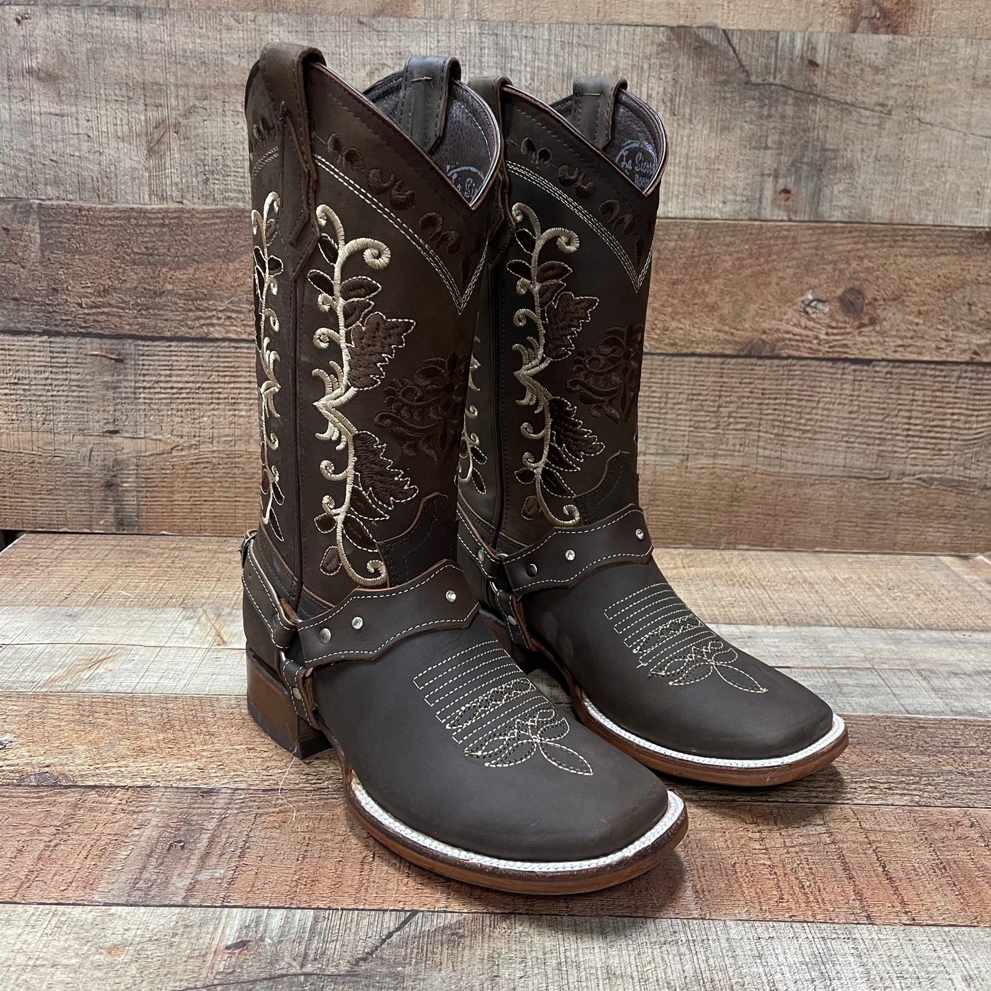 Bota vaquera rústica para mujer con arnés desmontable Bota Vaquera Dama Est.108
