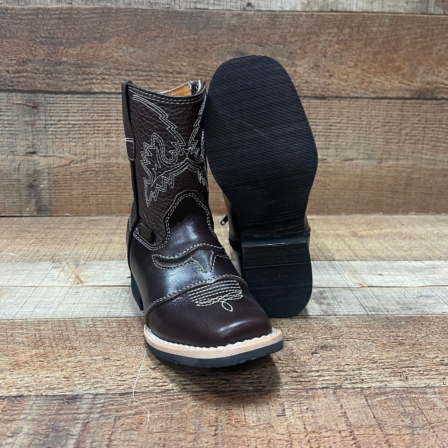 Botas vaqueras de rodeo para niño, precio estimado: 550