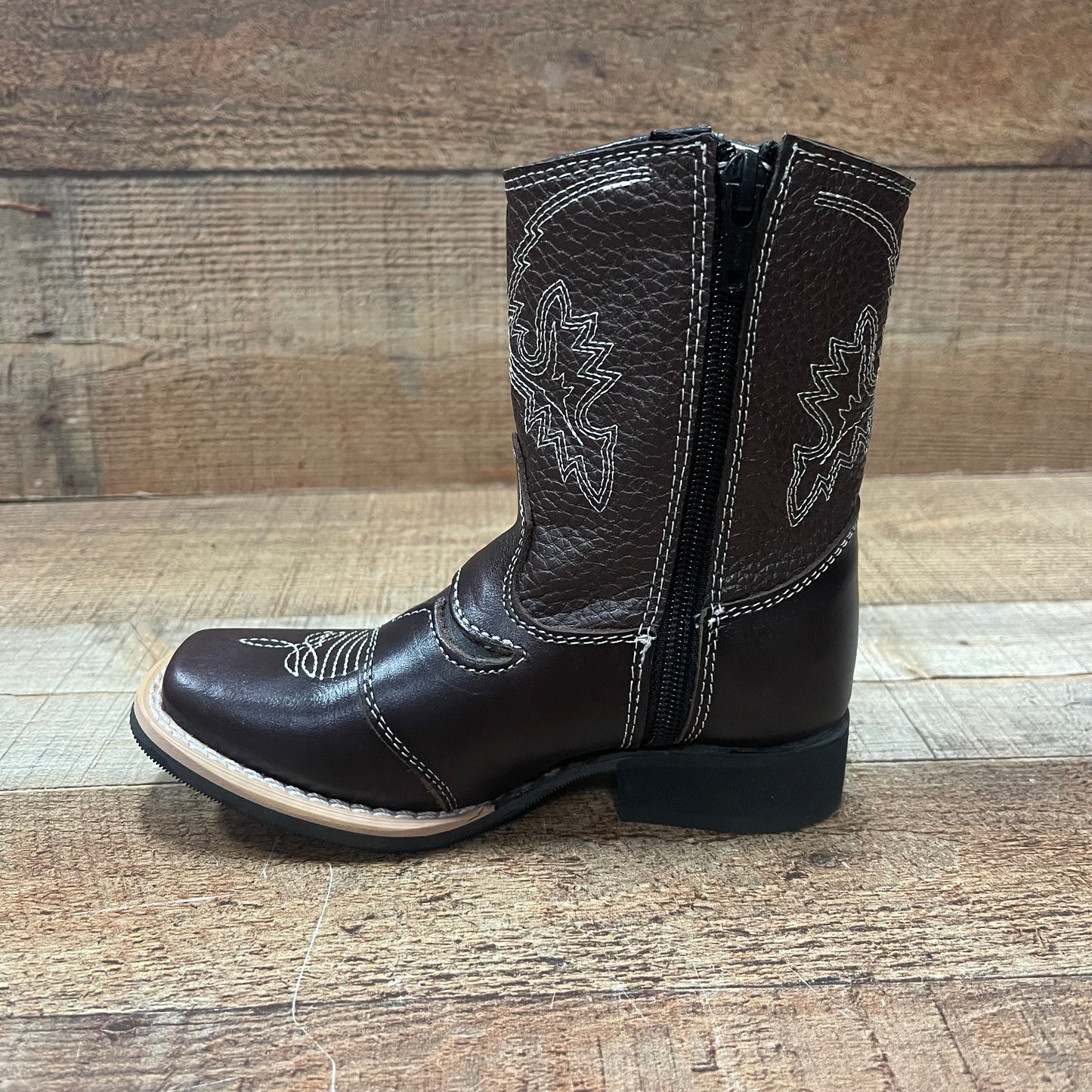 Botas vaqueras de rodeo para niño, precio estimado: 550