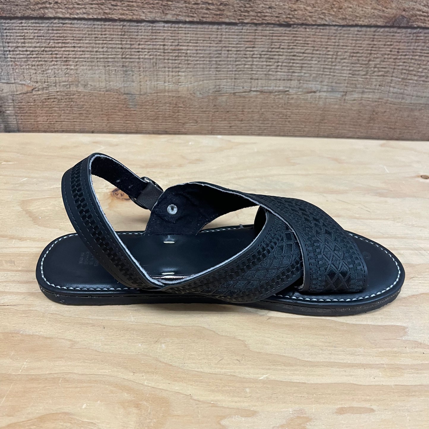 Men's Mexican Leather Cushioned Sandals Black Embroidery Huarache Cruzado Acojinado Bordado Negro