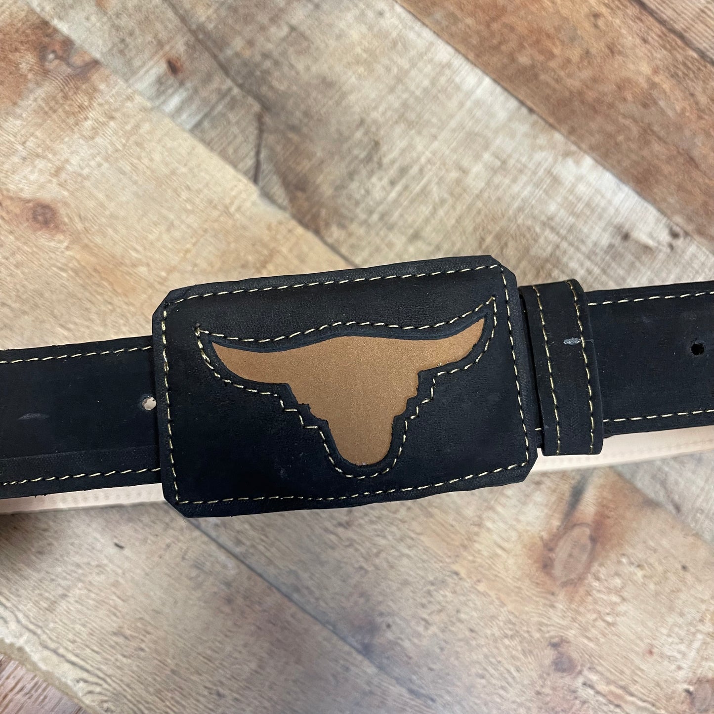Men's Western Cowboy Genuine Leather Black-Hazel Belt with Square Buckle Bull Design Cinto Toro Hebilla Cuadrada Negro-Avellanda