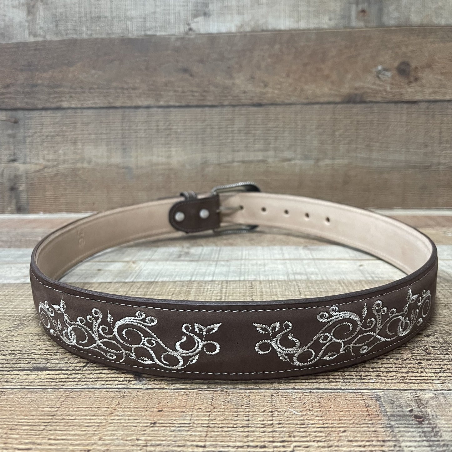 Cinturón de piel auténtica con bordado de flores para mujer, estilo vaquera occidental, precio estimado 404