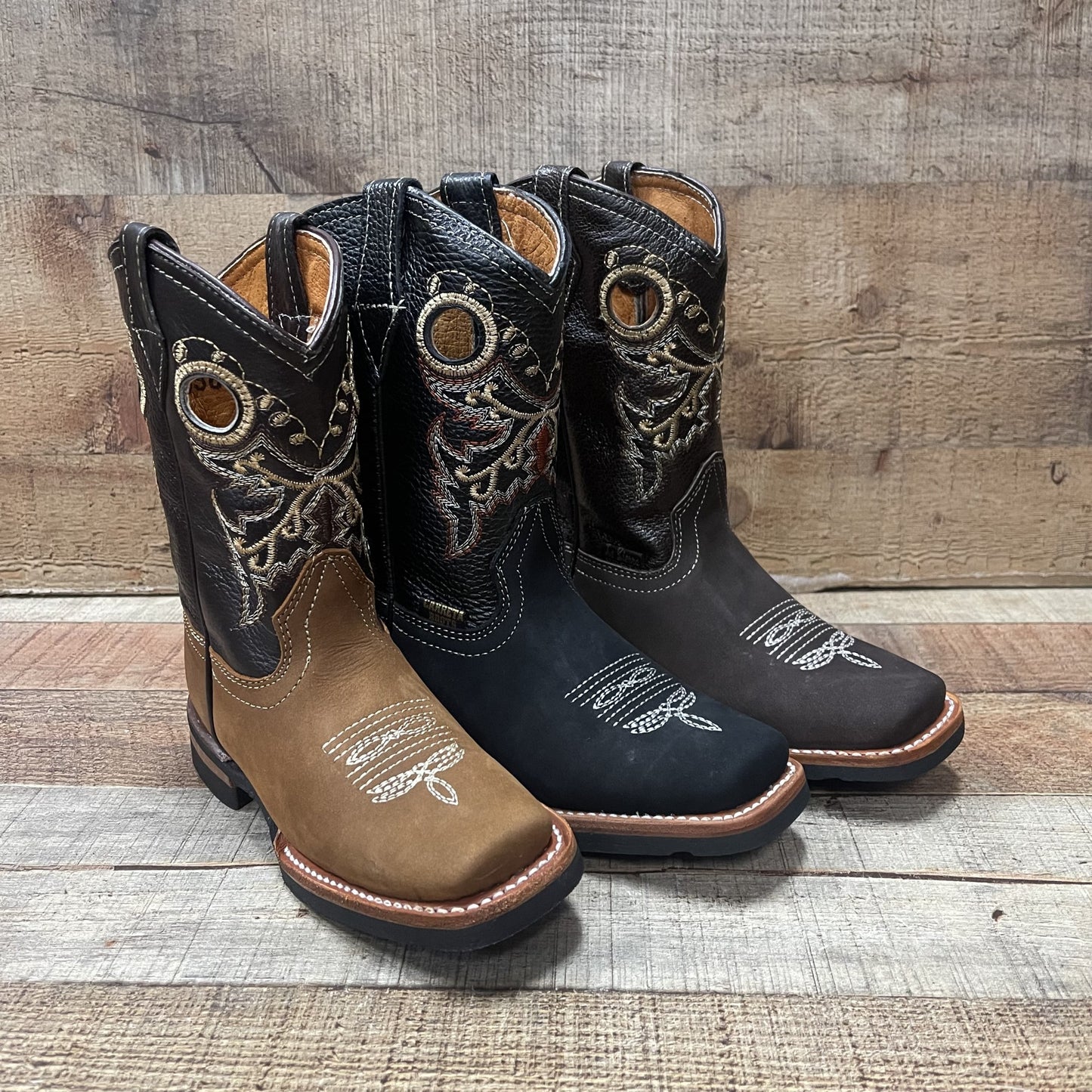 Botas vaqueras de rodeo para niño, precio estimado: 550