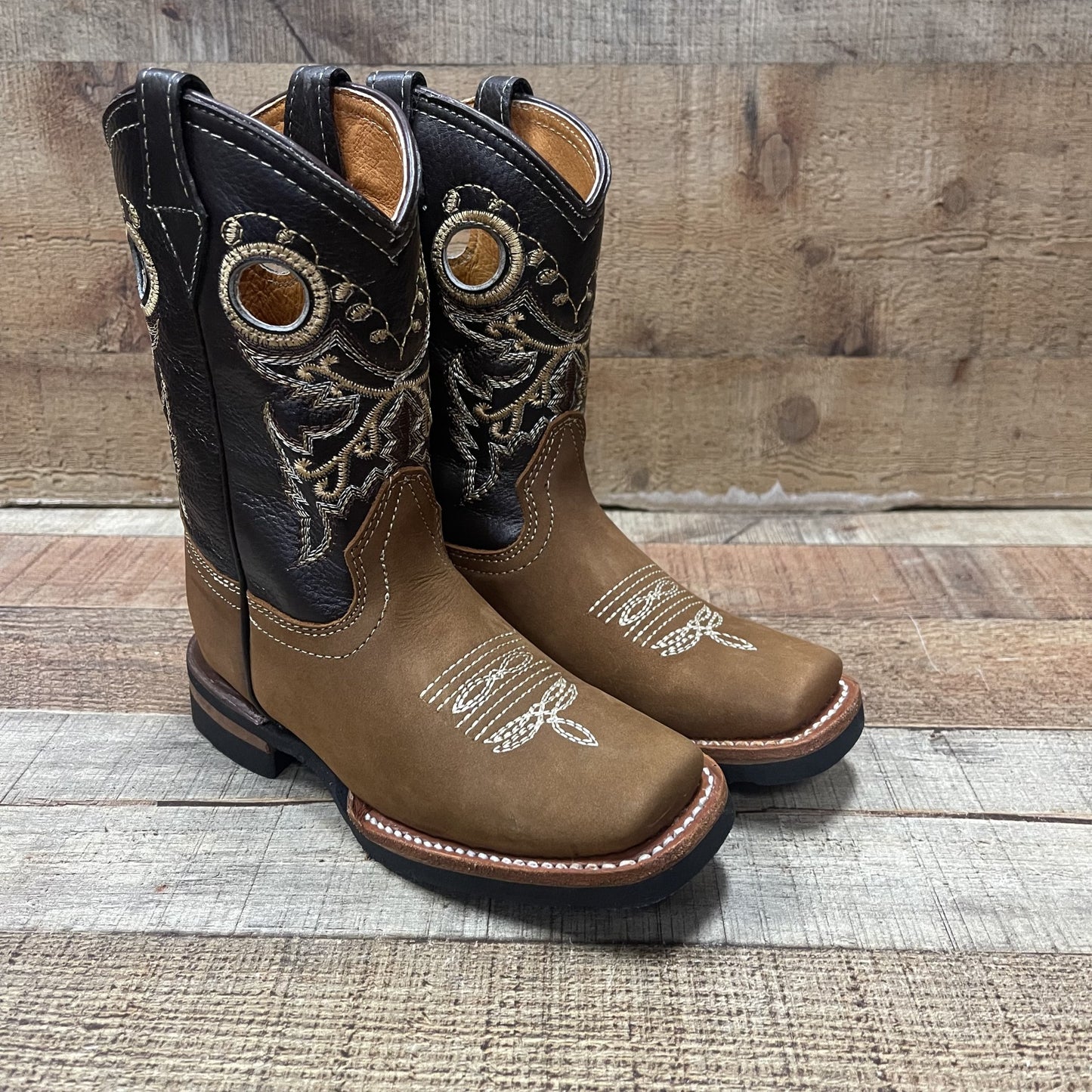 Botas vaqueras de rodeo para niño, precio estimado: 550