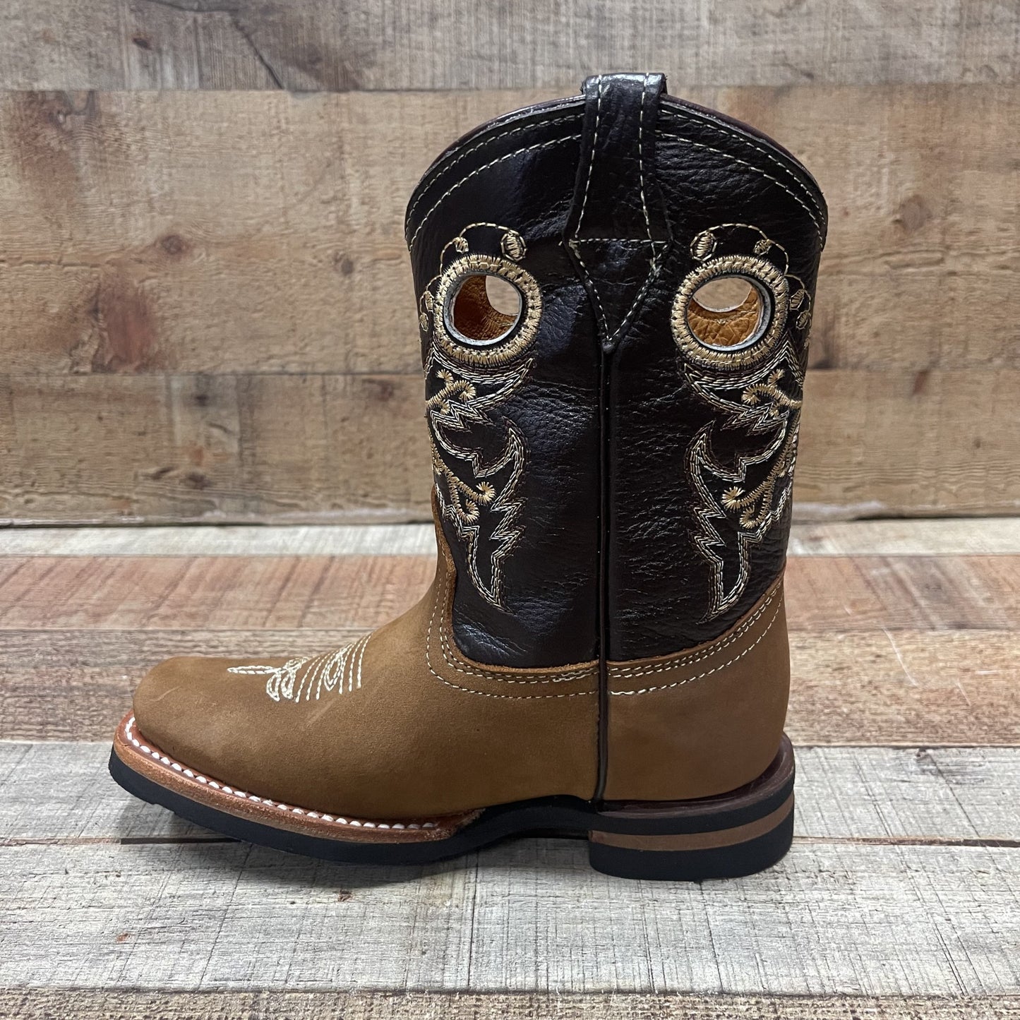 Botas vaqueras de rodeo para niño, precio estimado: 550