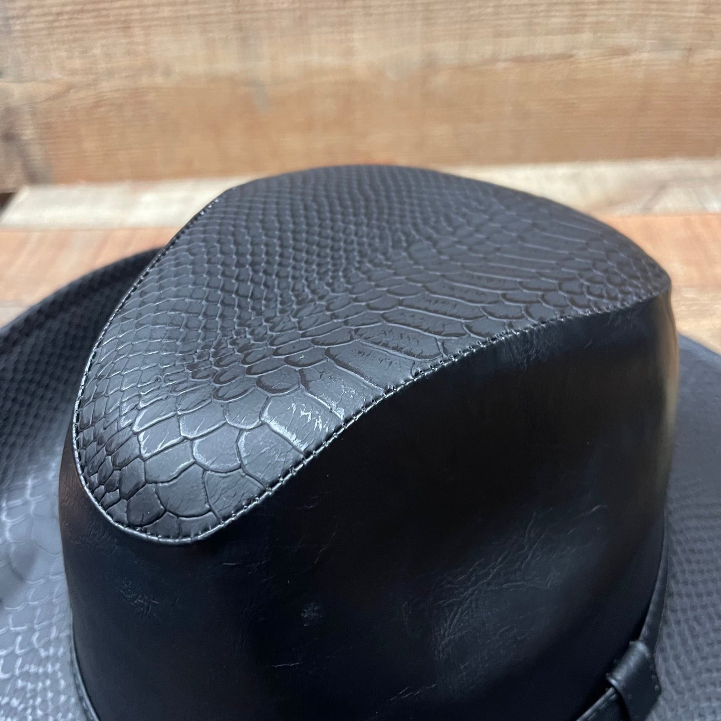 Rodeo Western Cowboy Cowgirl Wide Brim Leather-like Finish Hat Python Details