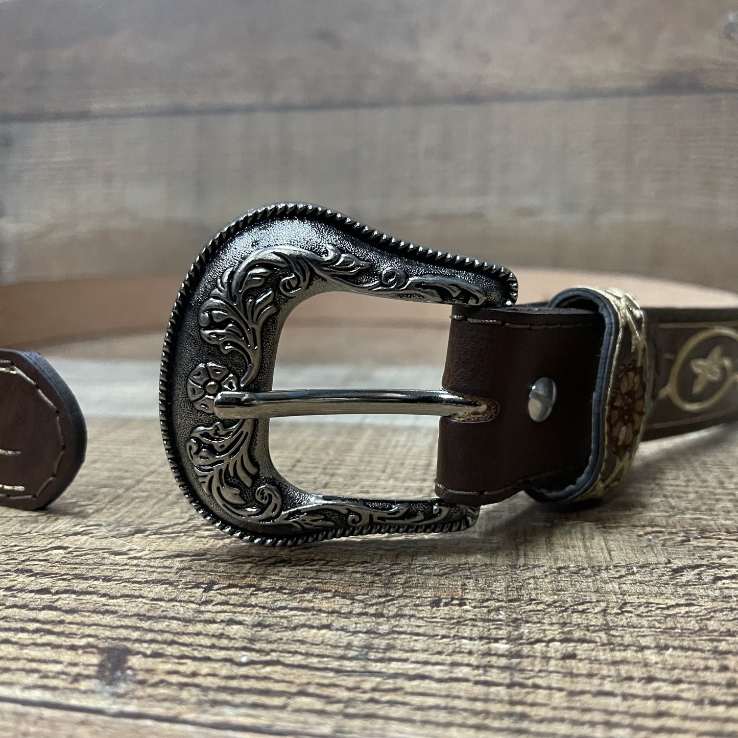 Women's Western Cowgirl Genuine Leather Belt with Flower Embroidery Cinto Bordado Flor y Diamante